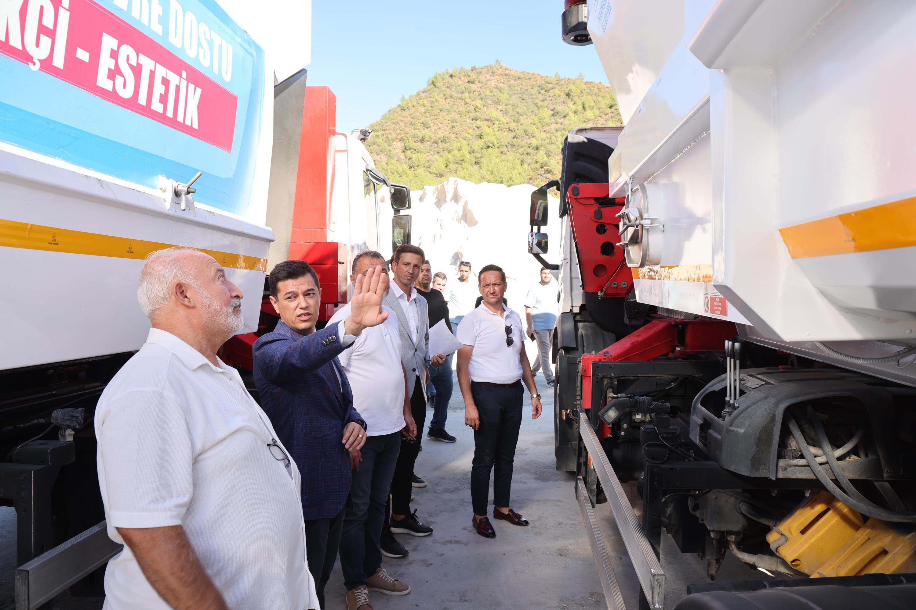 Marmaris Belediyesi temizlik filosunu 28 araçla güçlendirdi