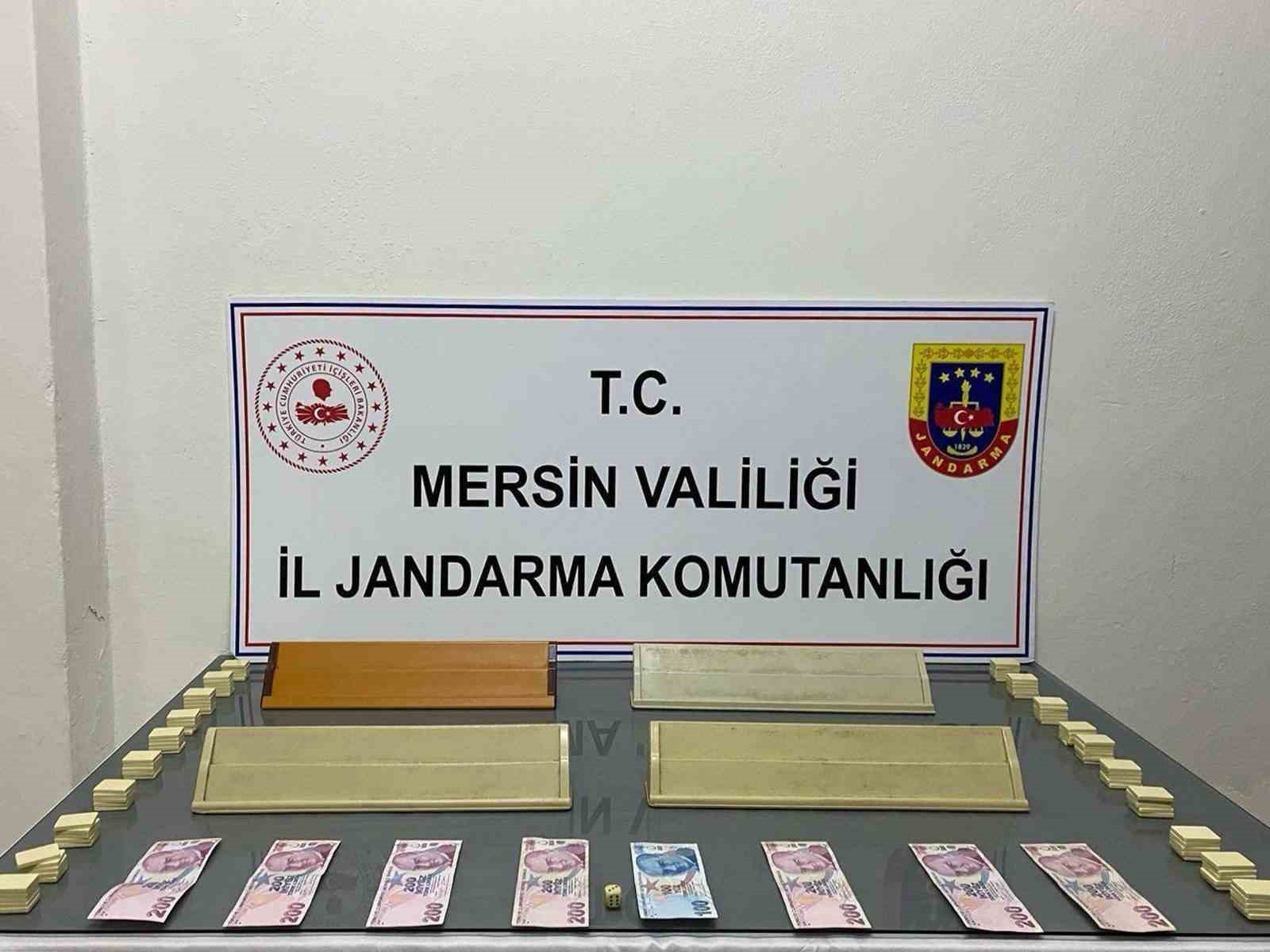 Mersin'de kumar oynayan şahıslara 25 bin TL ceza kesildi
