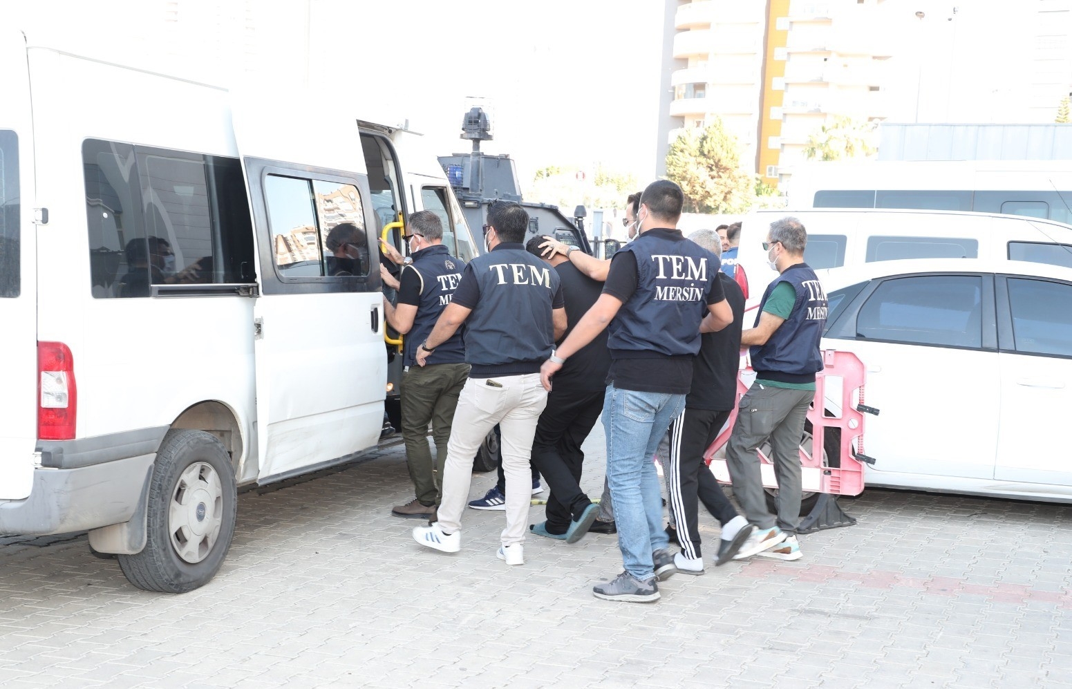 Mersin'de terör örgütü PKKKCK operasyonu: 14 gözaltı