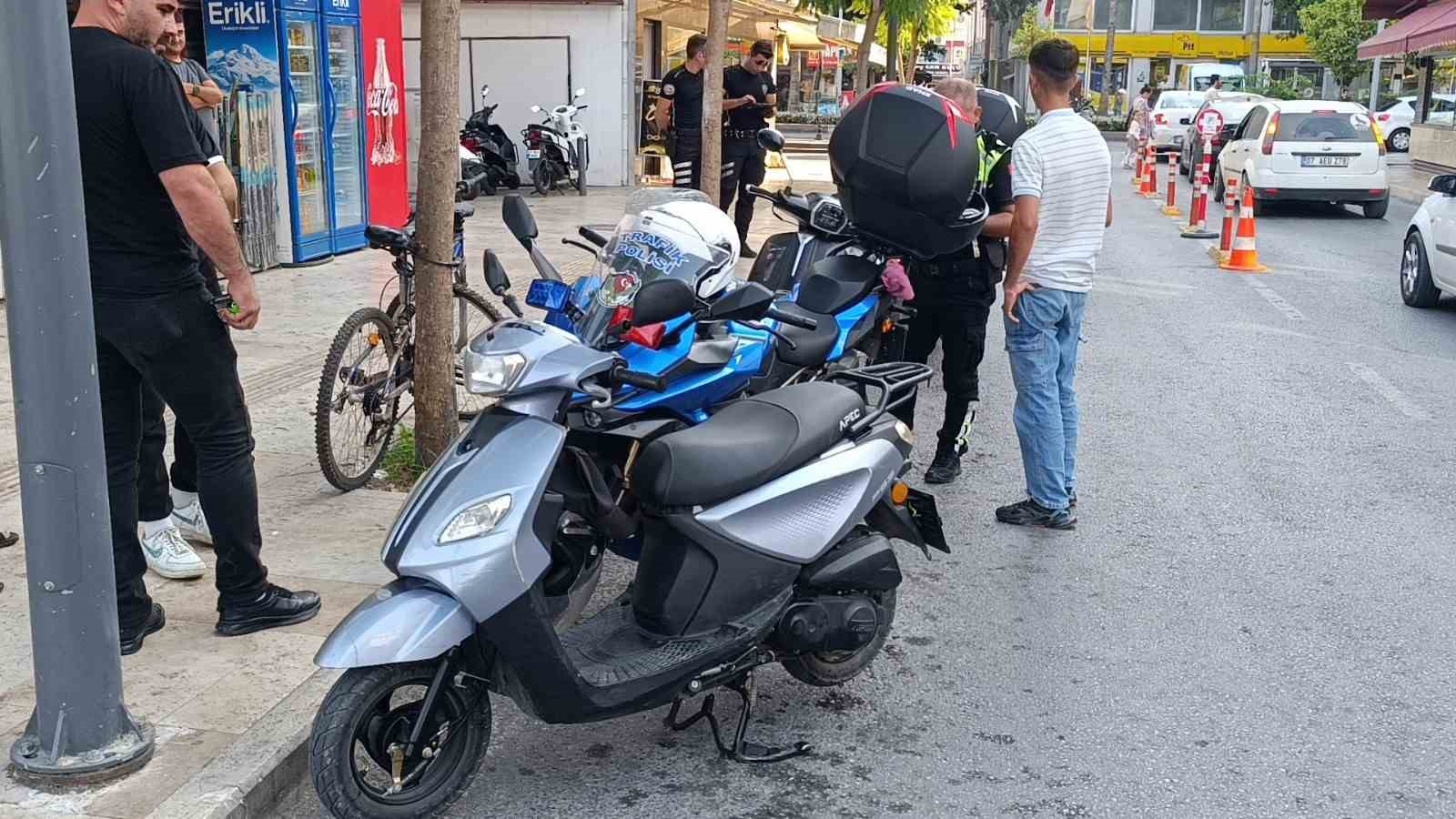 Motosikletin önünü kaldıran gence 2 bin 196 lira para cezası
