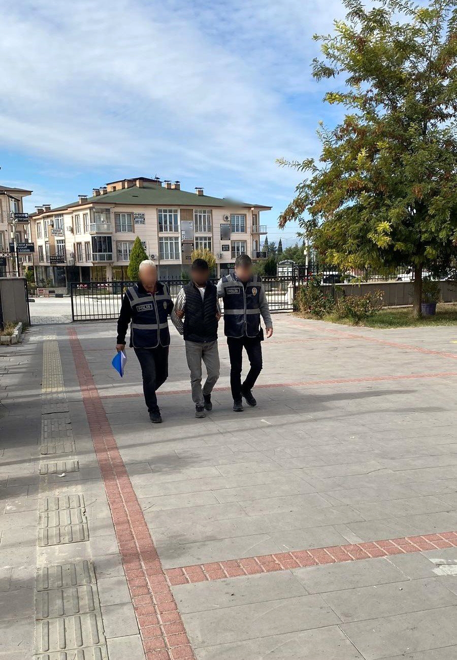 Otomobil hırsızı yakalandı