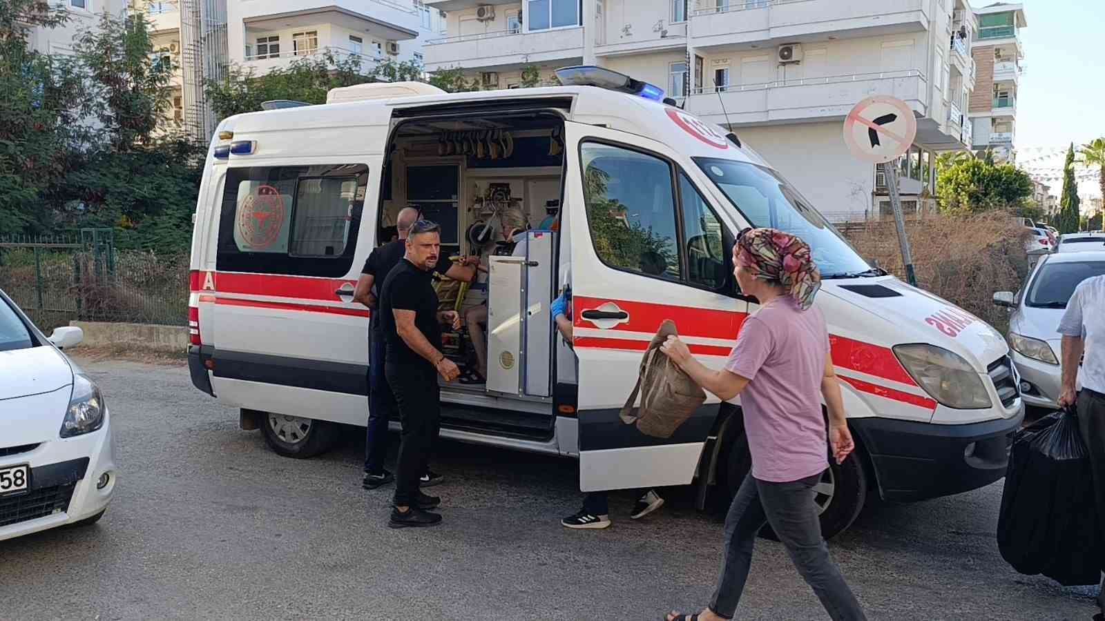 Otomobil ile ticari taksi çarpıştı: 1 yaralı
