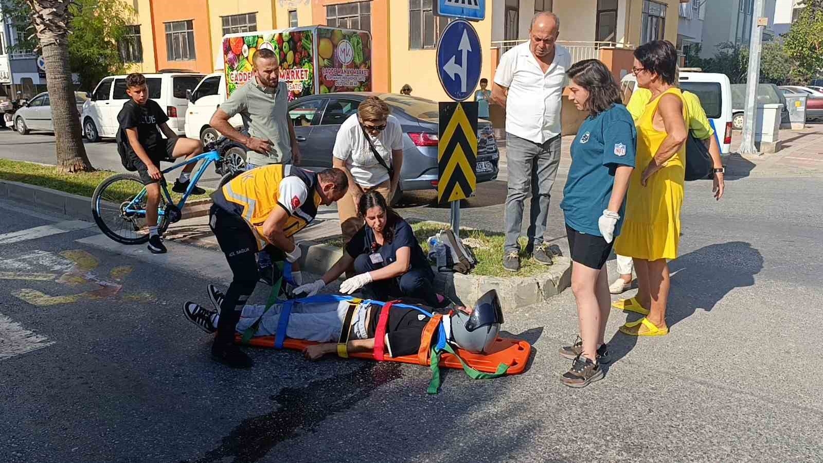 Otomobille çarpışan motosikletin sürücüsü yaralandı