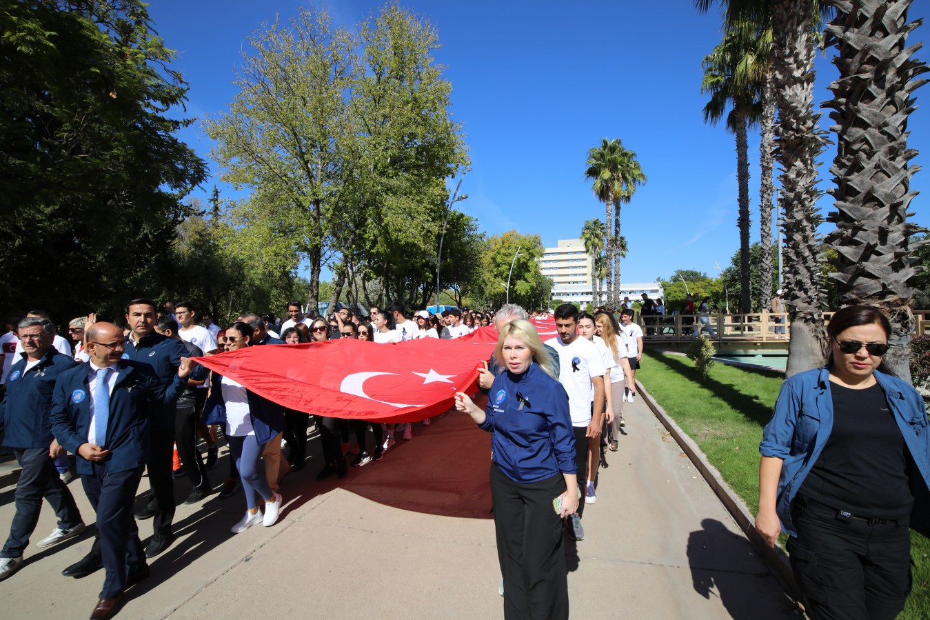 Rektör Özkan, TUSAŞ'a başsağlığı ziyaretinde bulundu