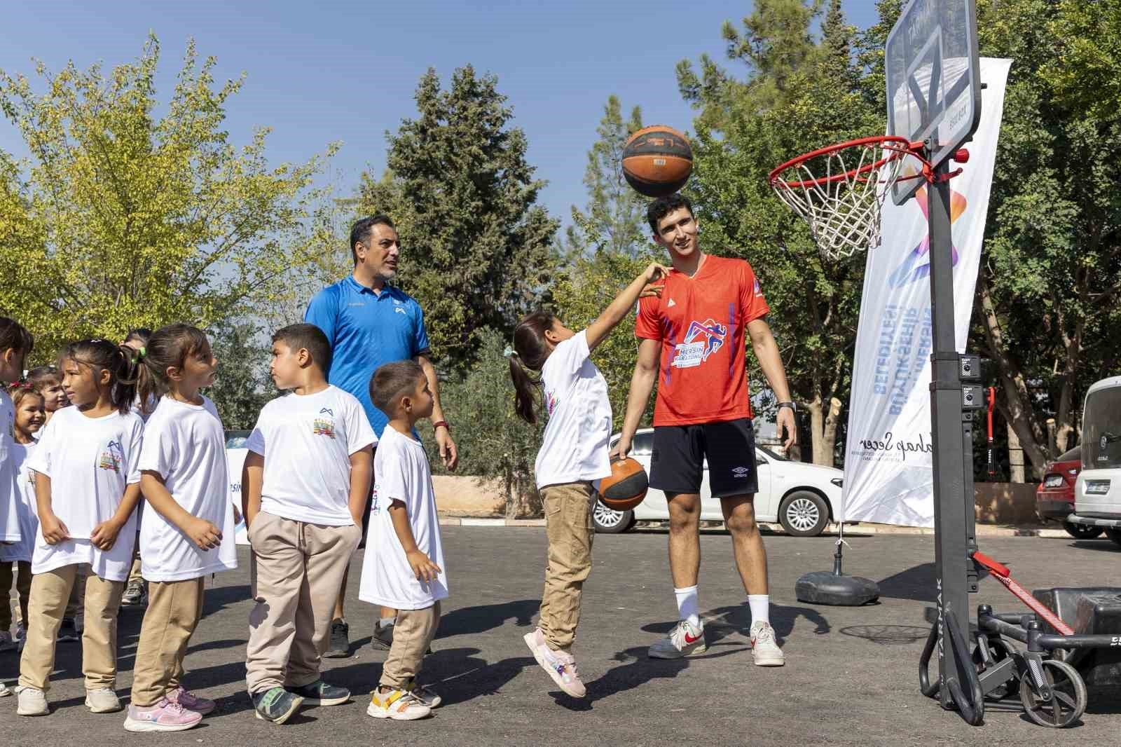 Sporbus aracı, kırsal bölgelerdeki çocukları sporla buluşturuyor