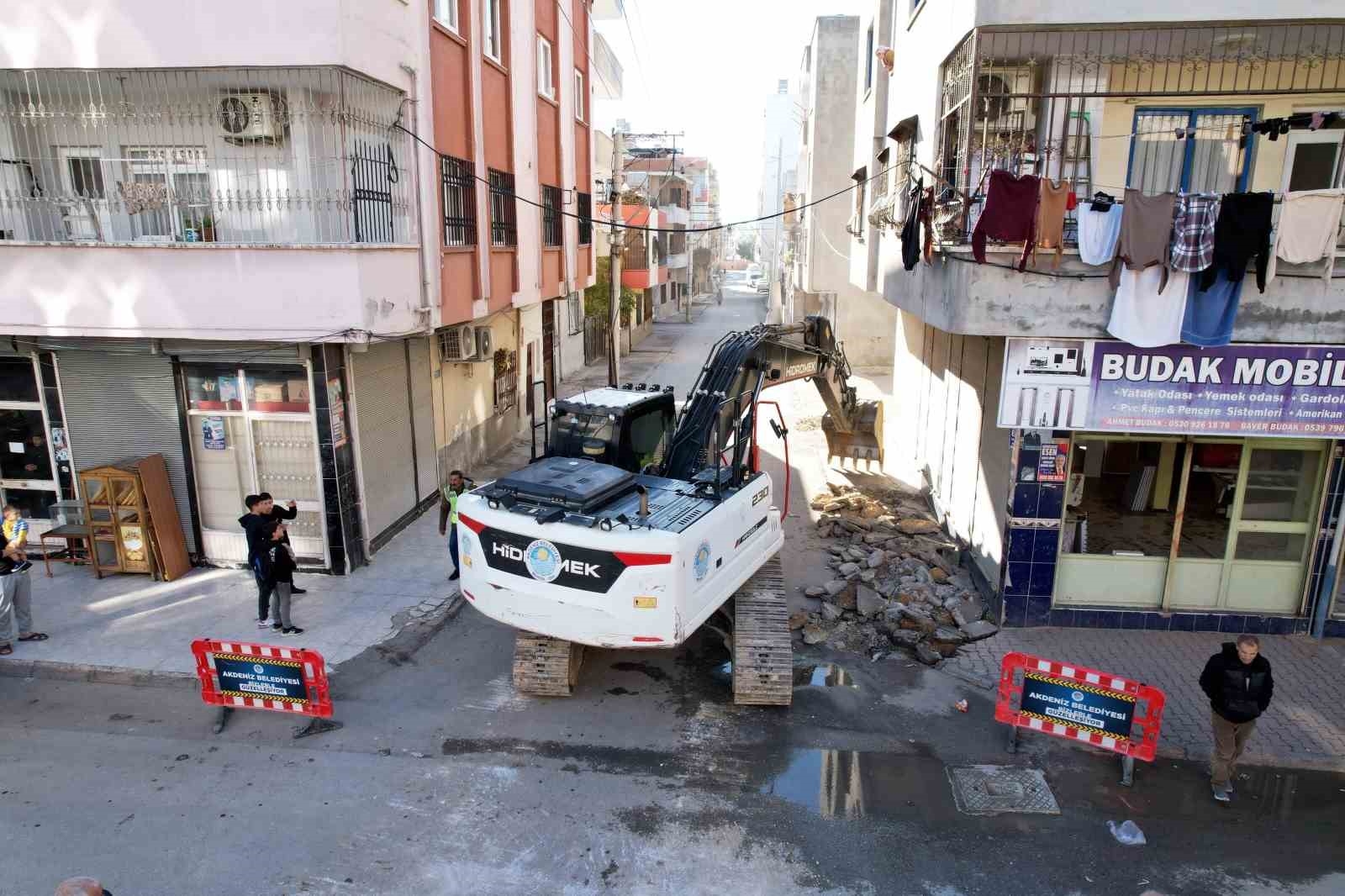 Akdeniz'de sokaklar yenileniyor
