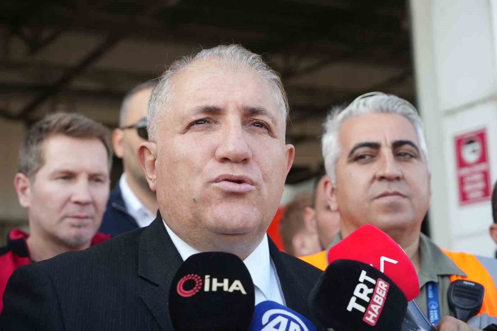 Antalya Havalimanındaki uçak kazasına müdahale eden ARRF ekibi ödüllendirildi