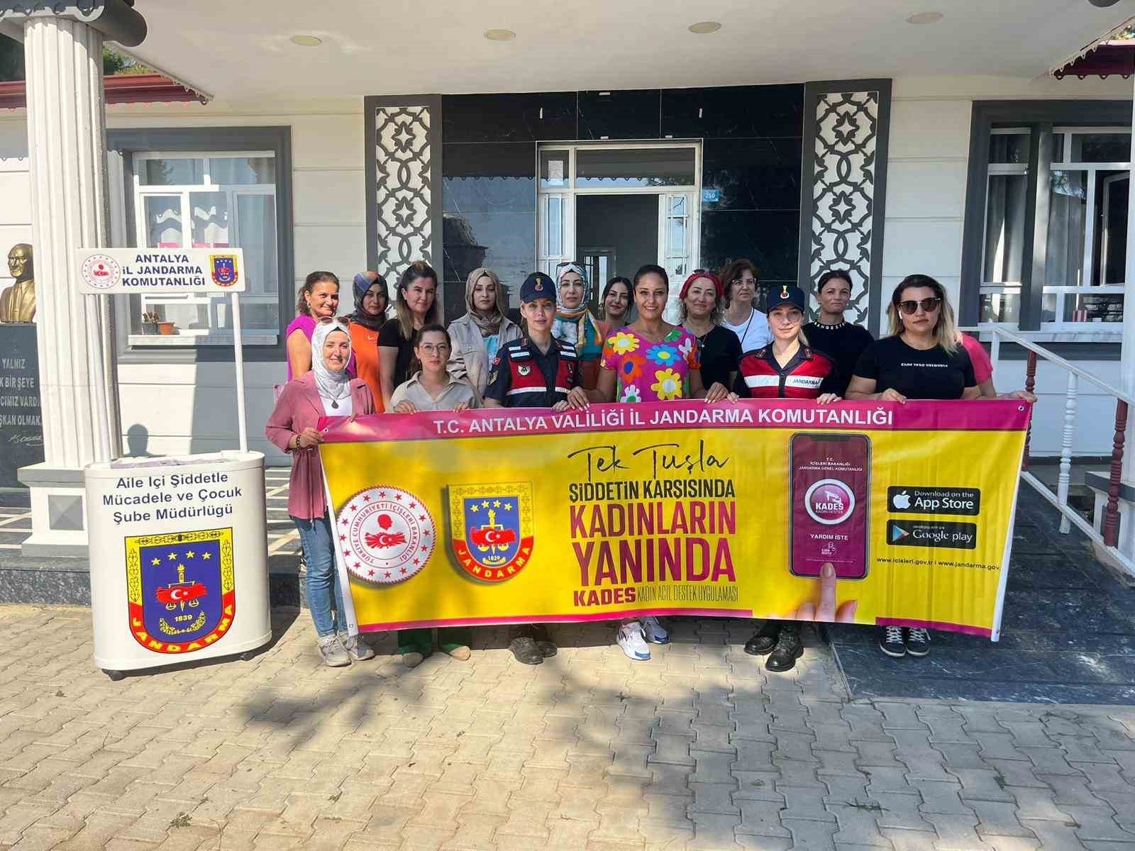 Antalya'da kadına yönelik şiddetle mücadele için 115 bin kişiye ulaşıldı