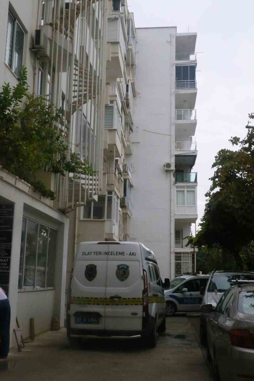 Antalya'da yalnız yaşayan yaşlı adam evde ölü bulundu