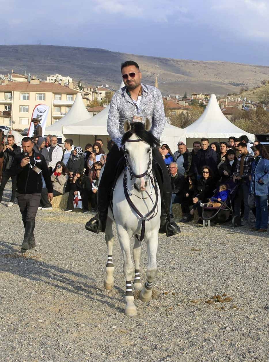 Atıyla güzellik yarışmasında ikinci oldu