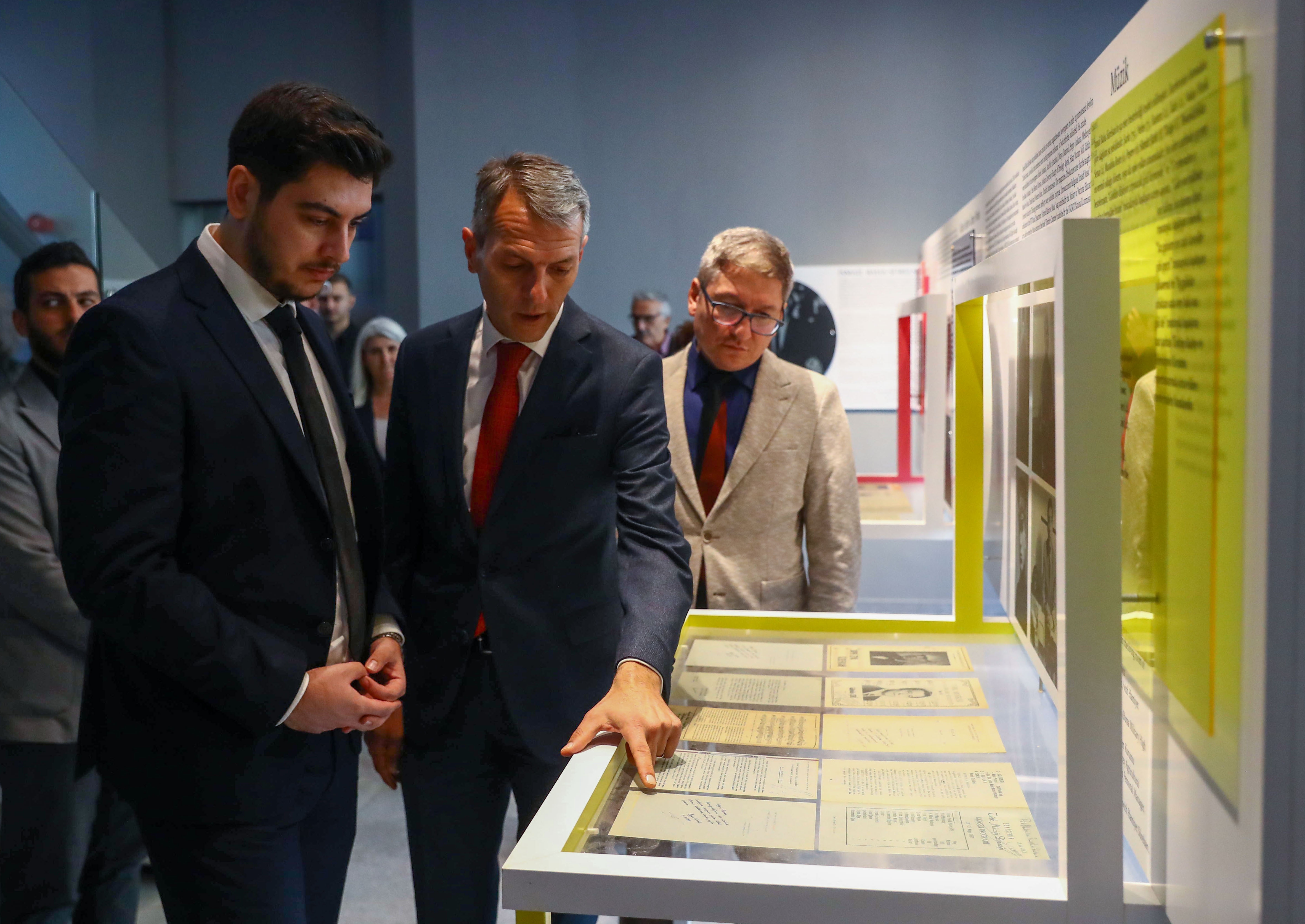 Büyükşehir Belediyesi İsmail Baha Sürelsan Sergi Salonu açıldı