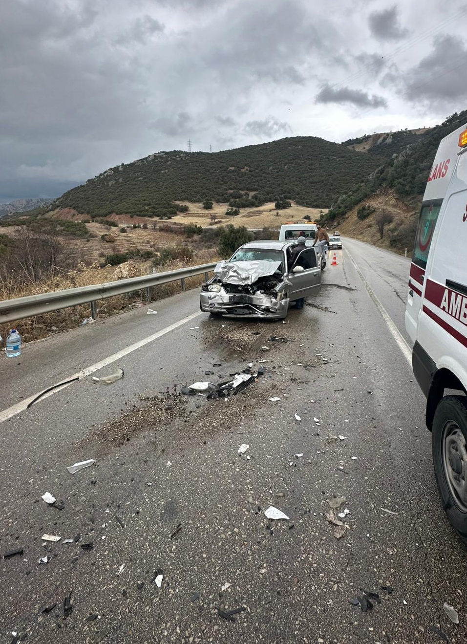 Eğirdir'de kaza: 3 yaralı