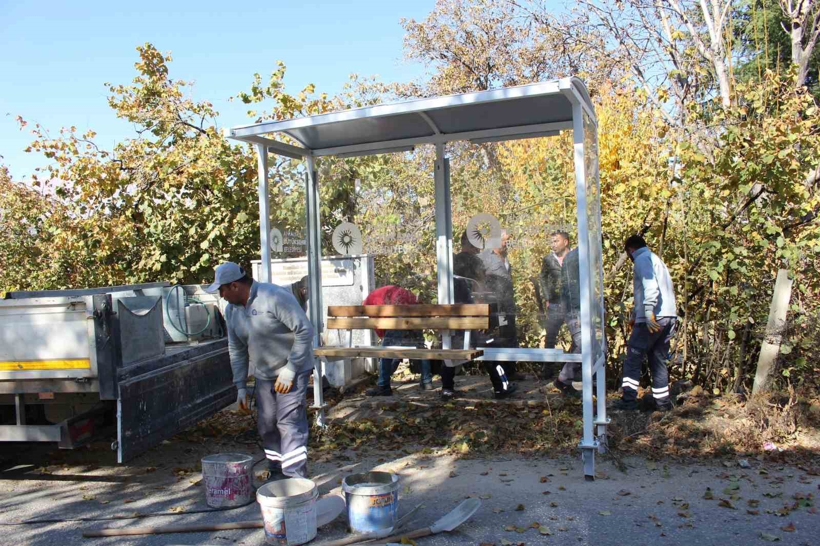 Elmalı'nın dört mahallesine otobüs durağı