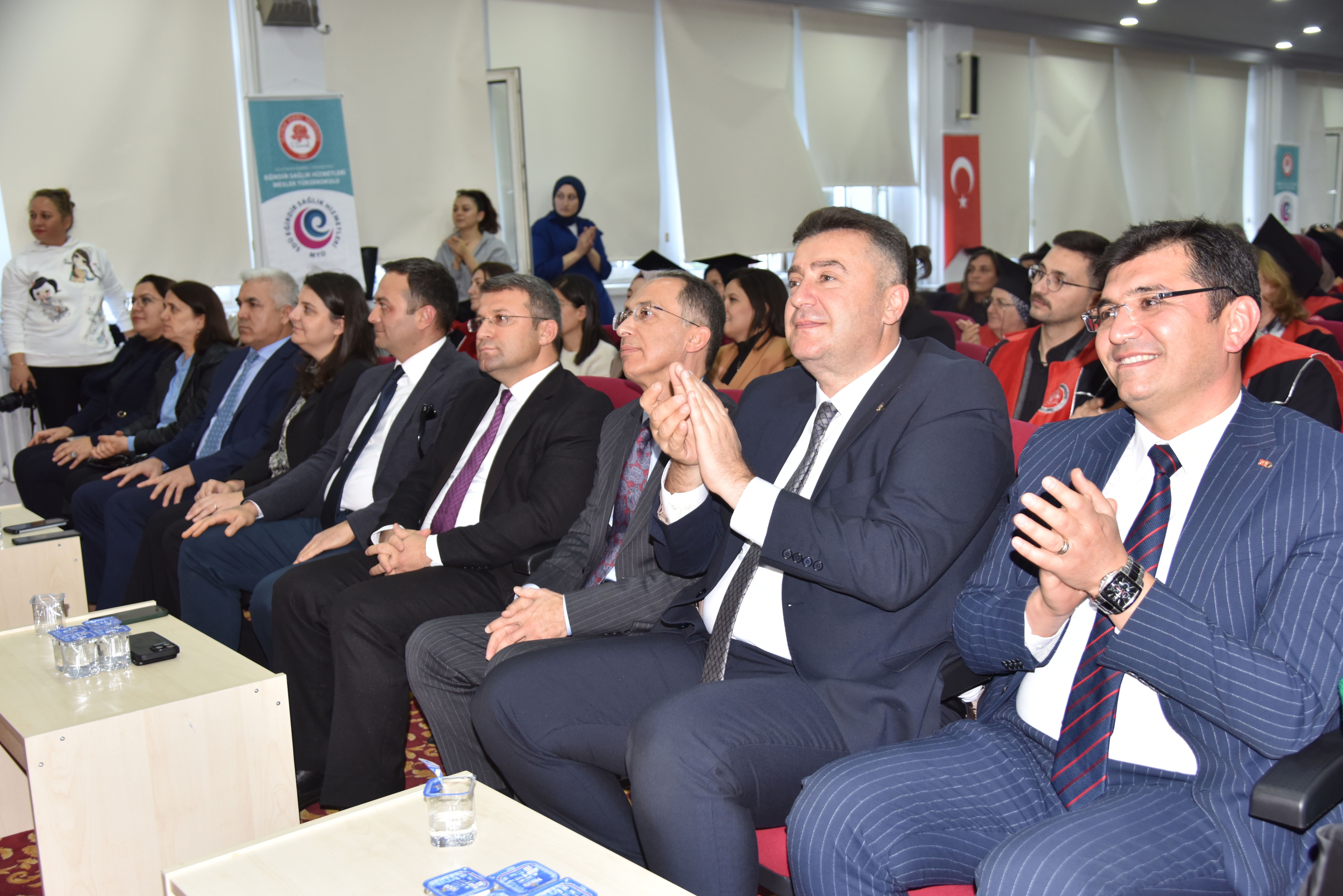 Emekli bilgeler mezun oldu