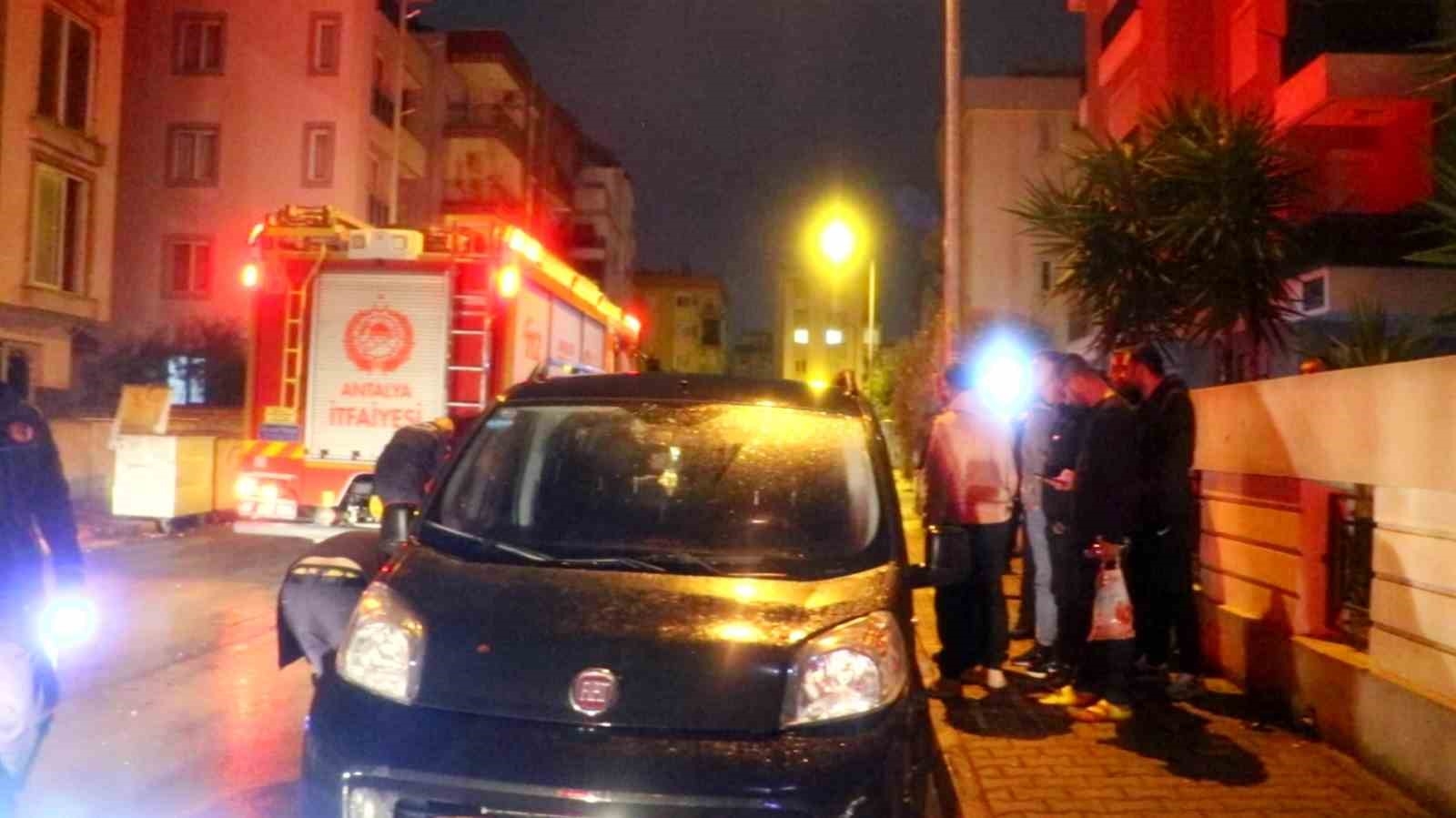 Gece saatlerinde çıkan yangın korku dolu anlar yaşattı