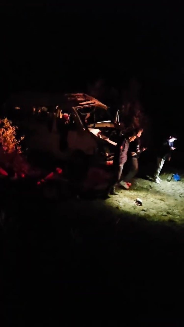 İşçi servisi tarlaya uçtu, 1'i ağır 6 yaralı