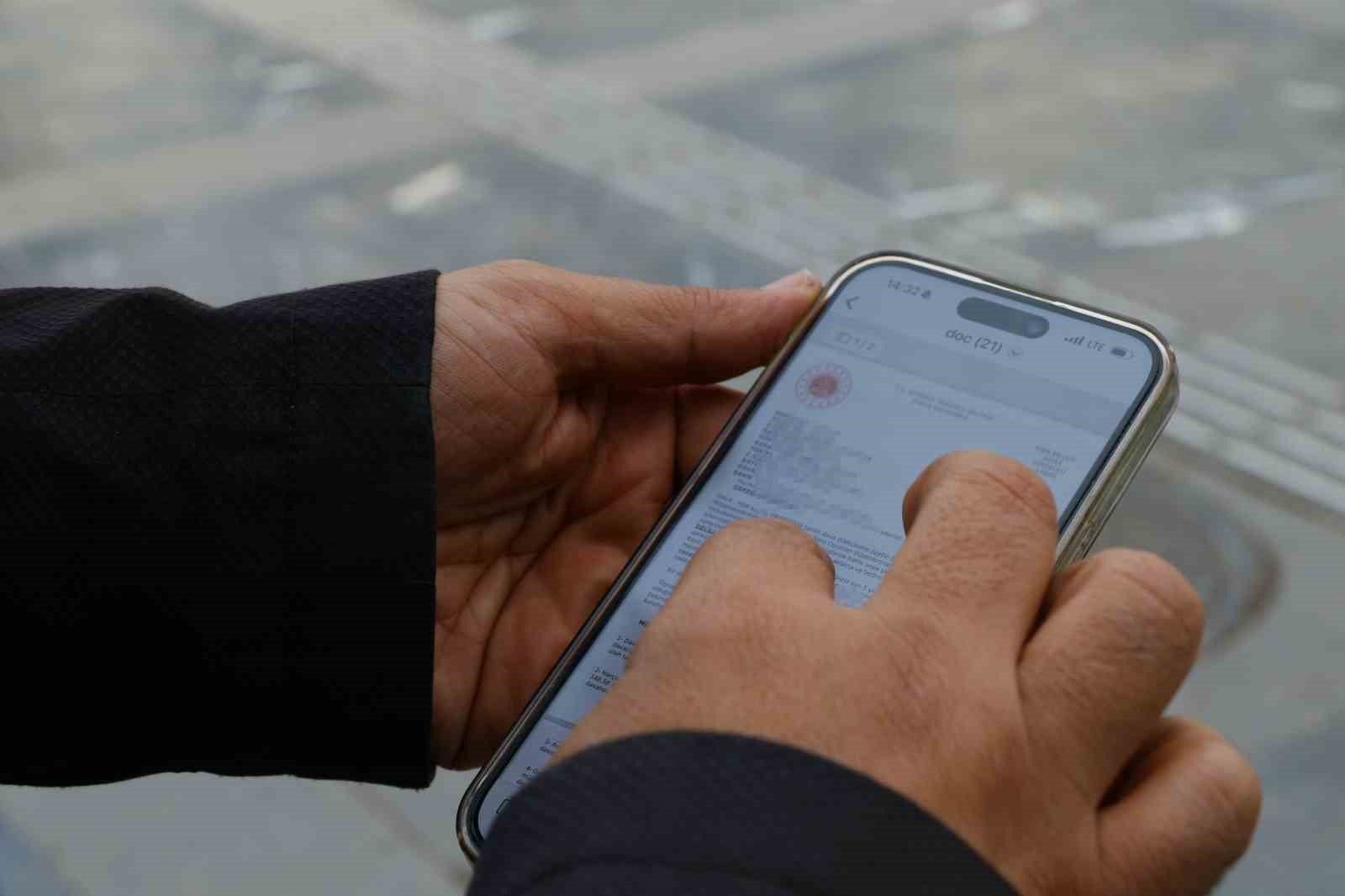 Kamu görevlisini "Karabiber gibi yanarsın" deyip 82 bin TL dolandırmaya çalıştılar