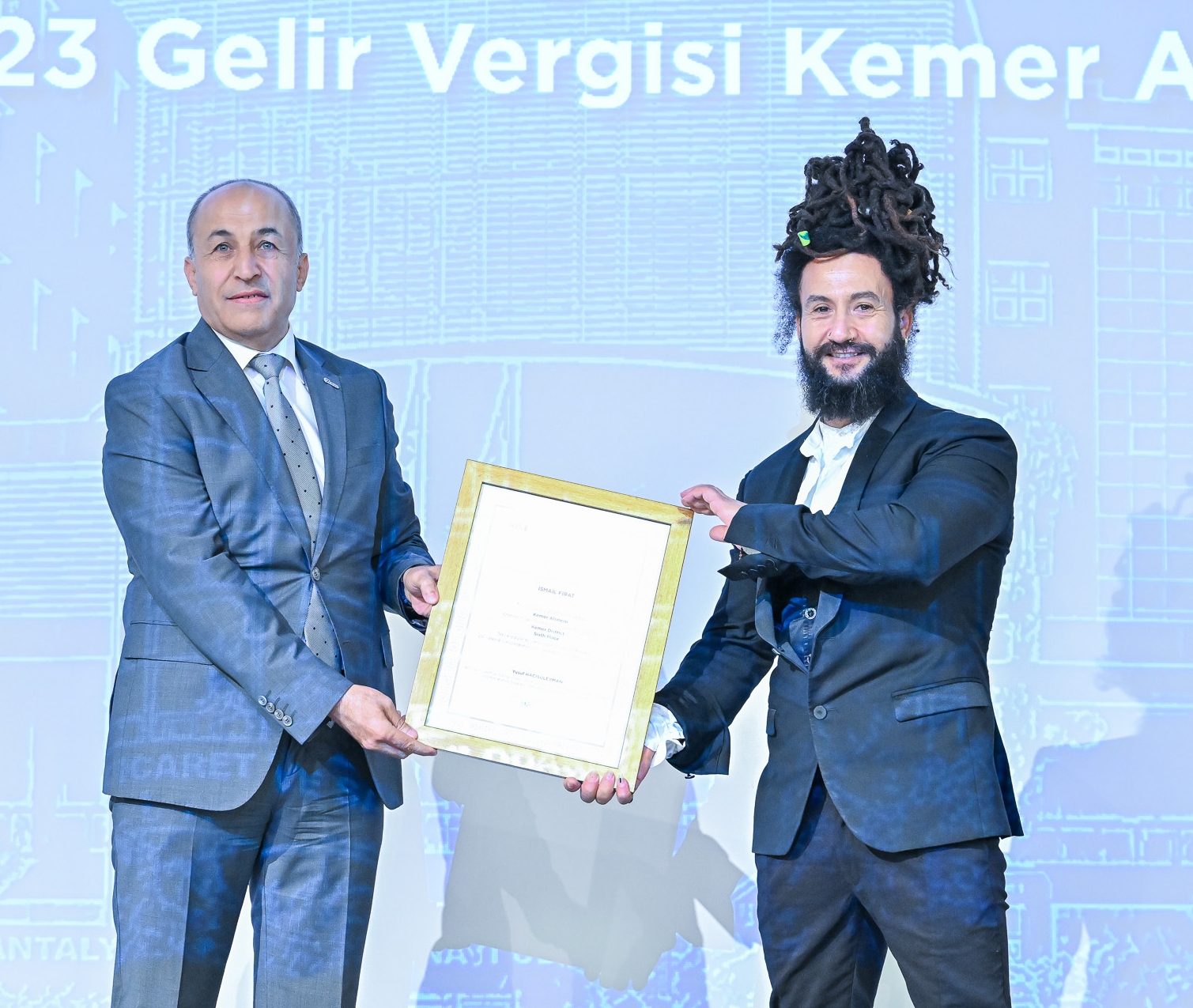 Kemer'in vergi rekortmenleri ödüllendirildi