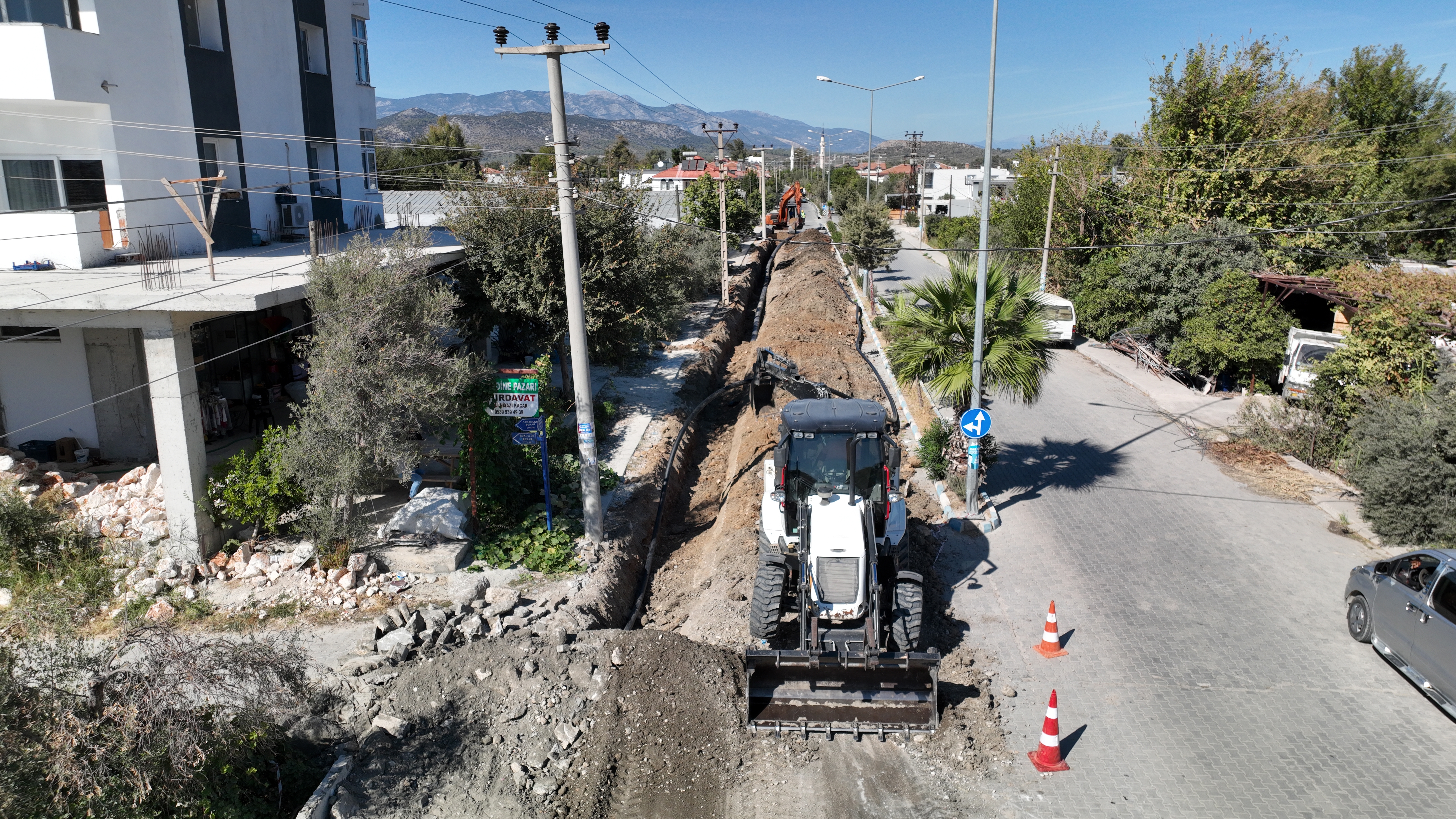Kınık ve Ova'da 40 yıllık içme suyu hattı yenileniyor