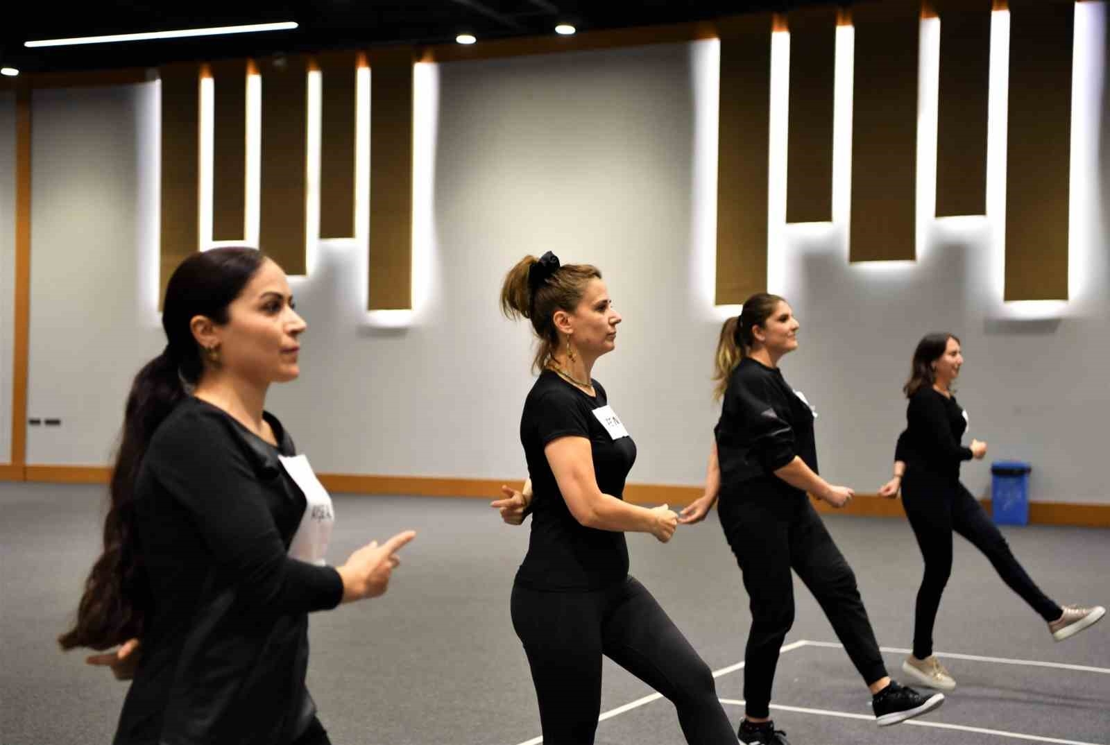 Konyaaltı halk oyunları topluluğu yeni üyelerini arıyor