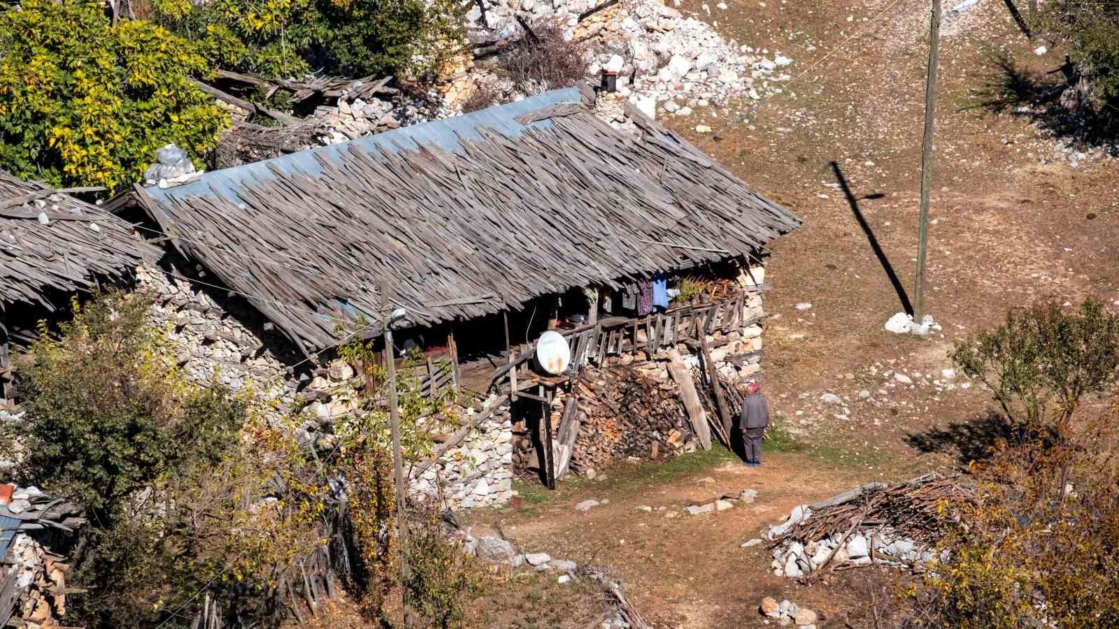 Kurt saldırıları nedeniyle terk edilen köy, doğa tutkunlarının yeni adresi oldu