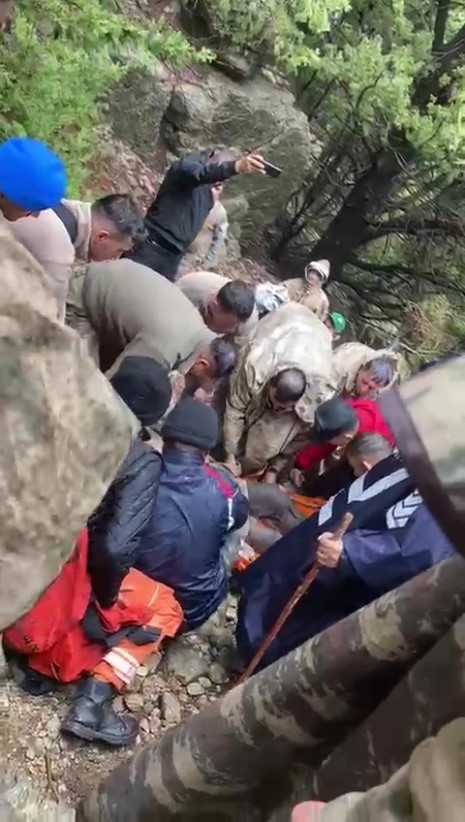 Mantar toplamak için çıkıp bitkin halde bulunan yaşlı adam hastanede hayatını kaybetti