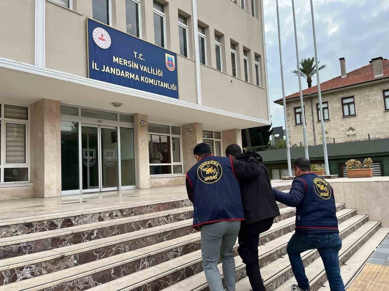 Mersin'de suç işledi Suriye'ye kaçtı, 10 yıl sonra Türkiye'ye dönünce yakalandı