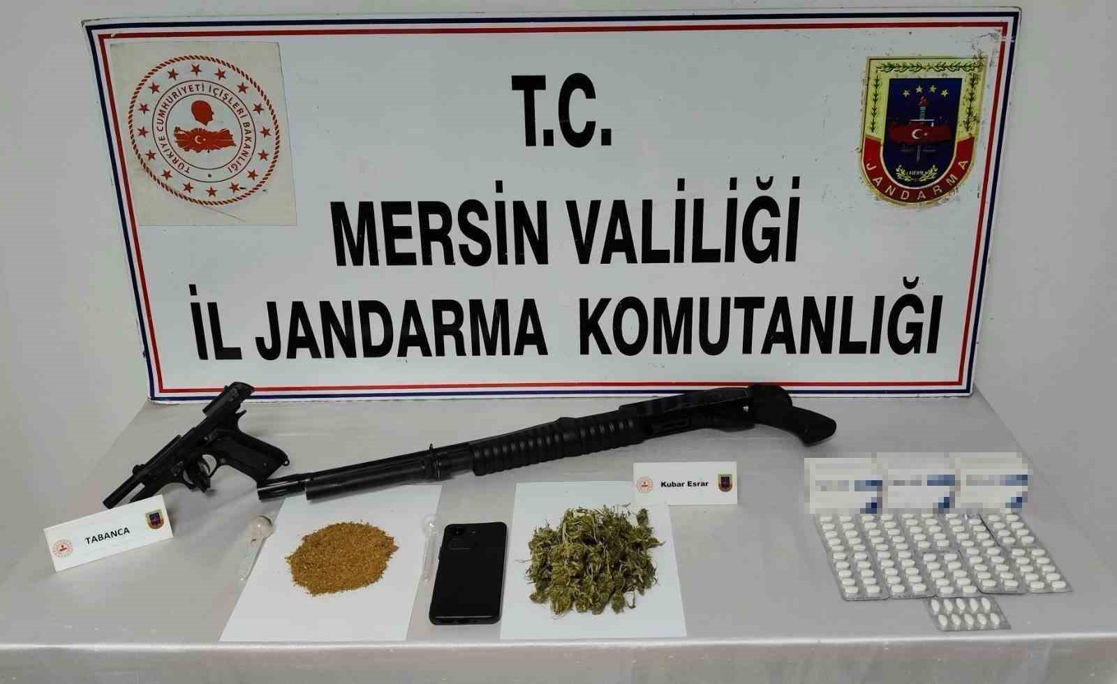 Mersin'de uyuşturucu tacirlerine operasyon: 4 gözaltı