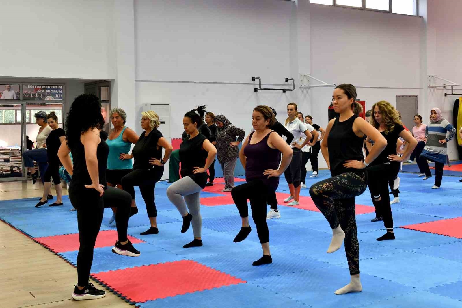Muratpaşa'da güne sporla başlıyorlar
