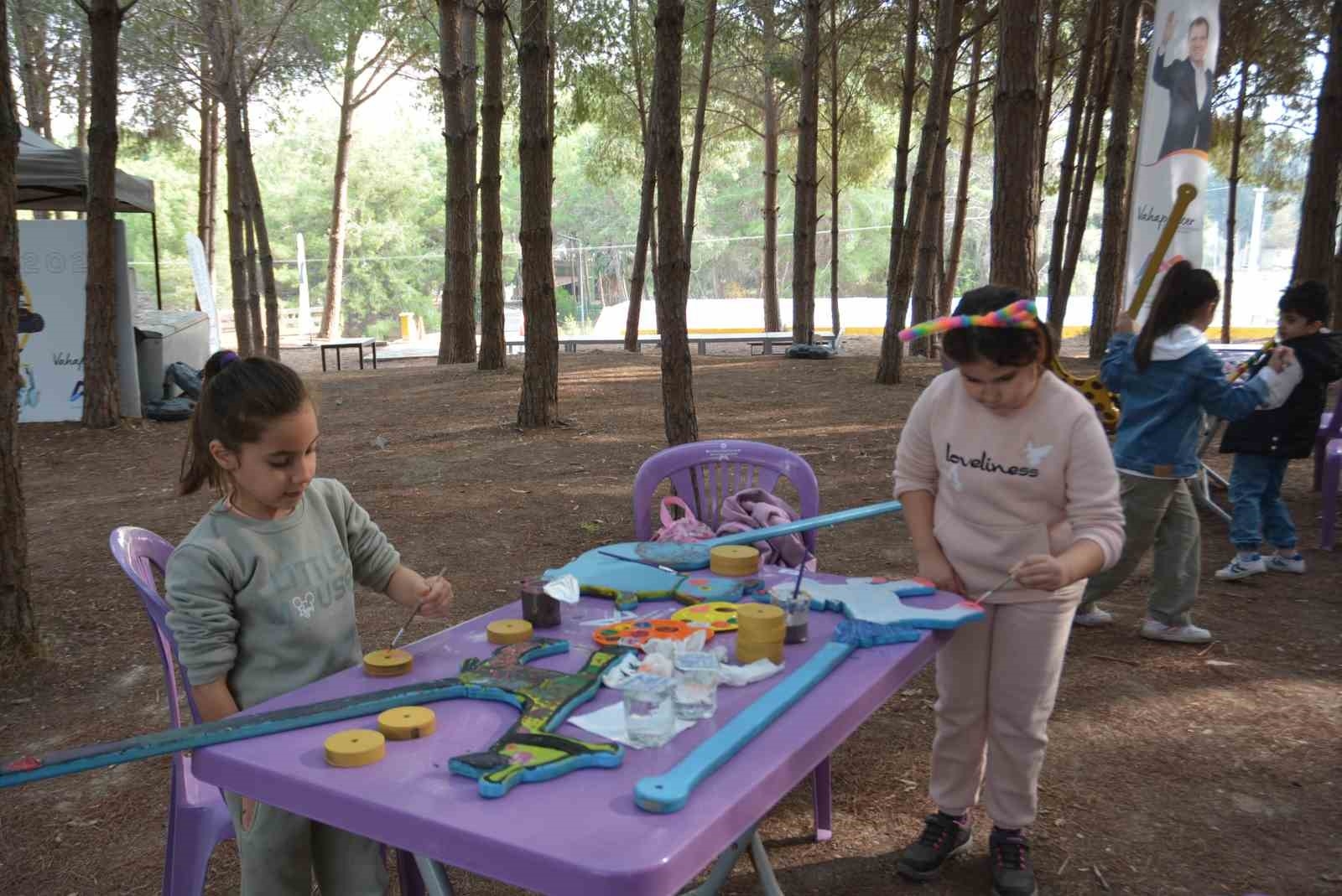 Önce boyadılar, sonra oynadılar
