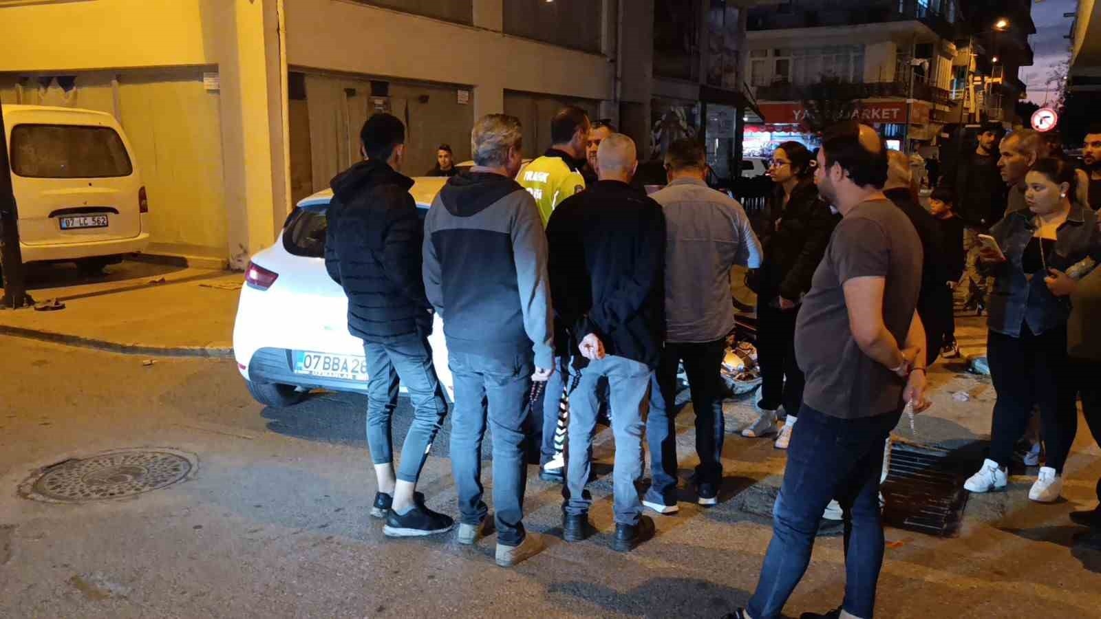 Otomobil ile motosikletin çarpışma anı kamerada: 1 yaralı