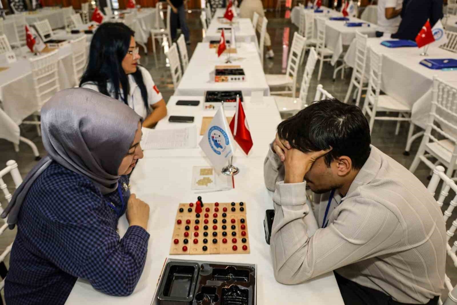 Türkiye Akıl Ve Zeka Oyunları Turnuvası Mersin'de başladı