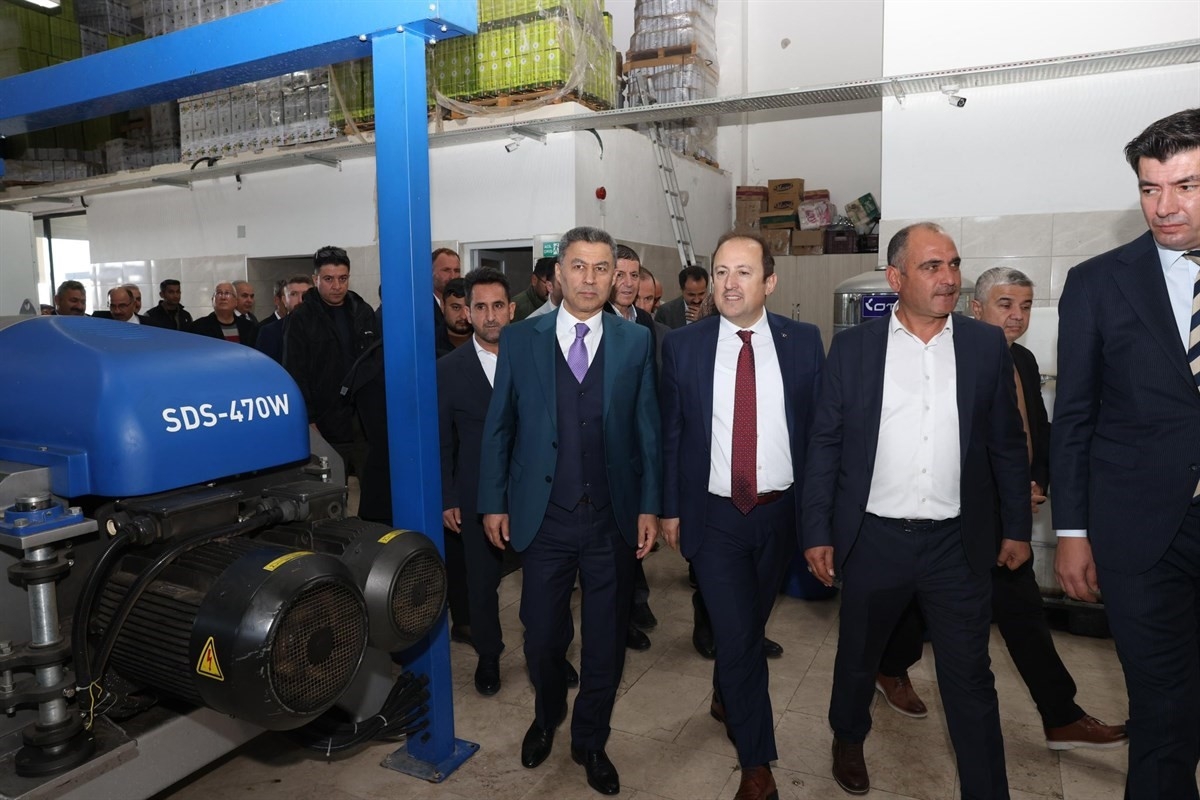Vali Pehlivan, Mut'ta vatandaşlarla bir araya geldi