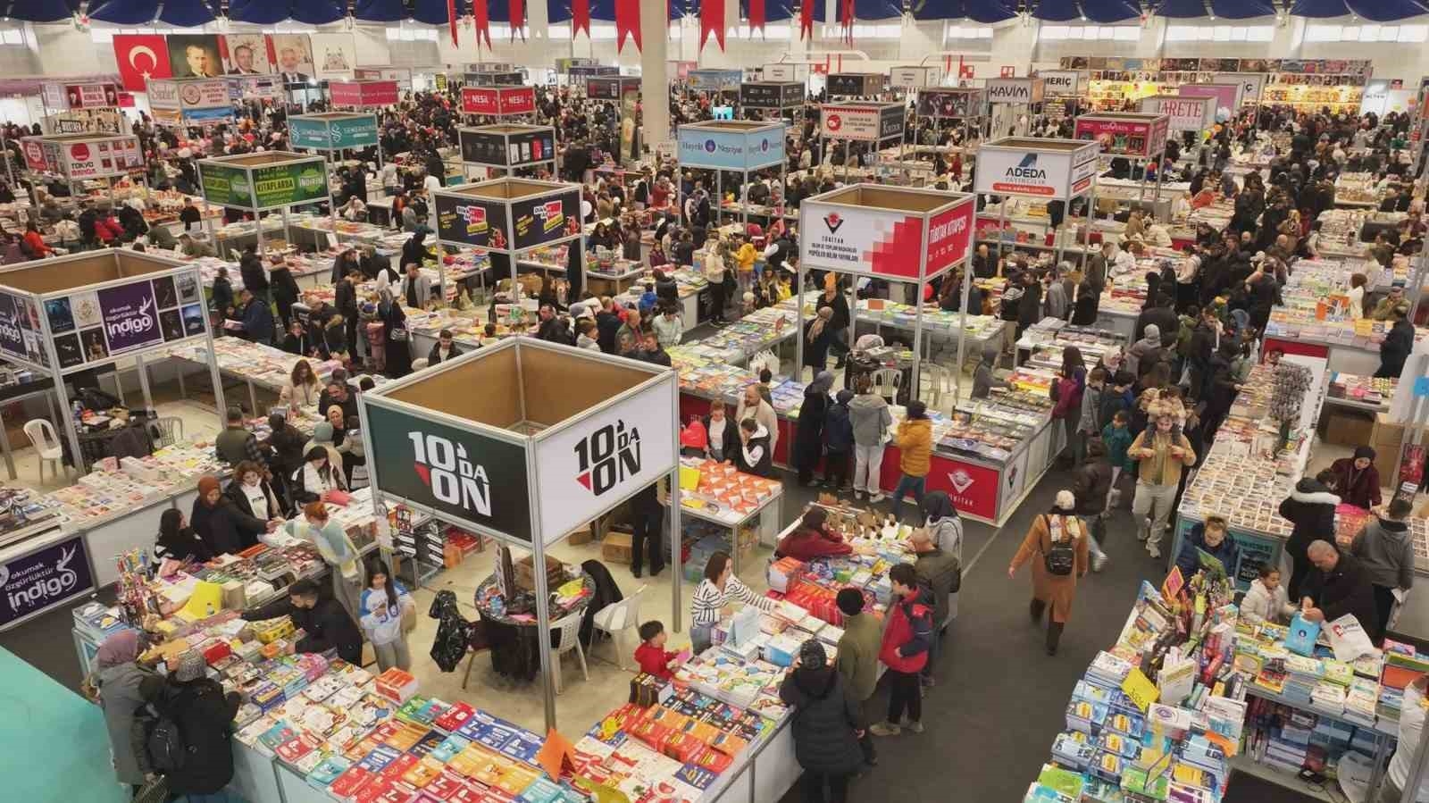 7. Isparta Kitap Fuarı'na yoğun ilgi