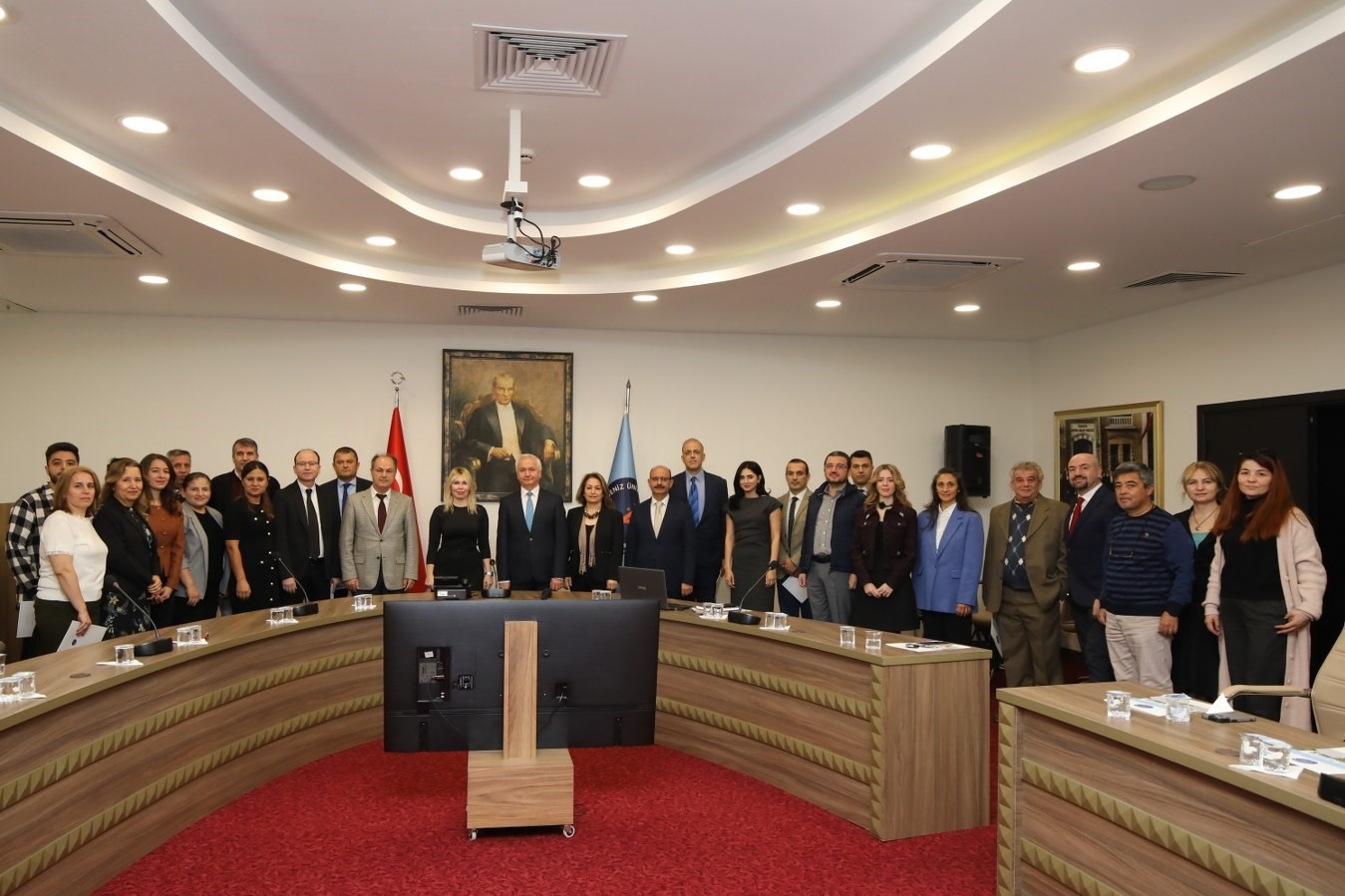 Akdeniz Üniversitesi'nde dış kaynaklı proje başarısı ödüllendirildi