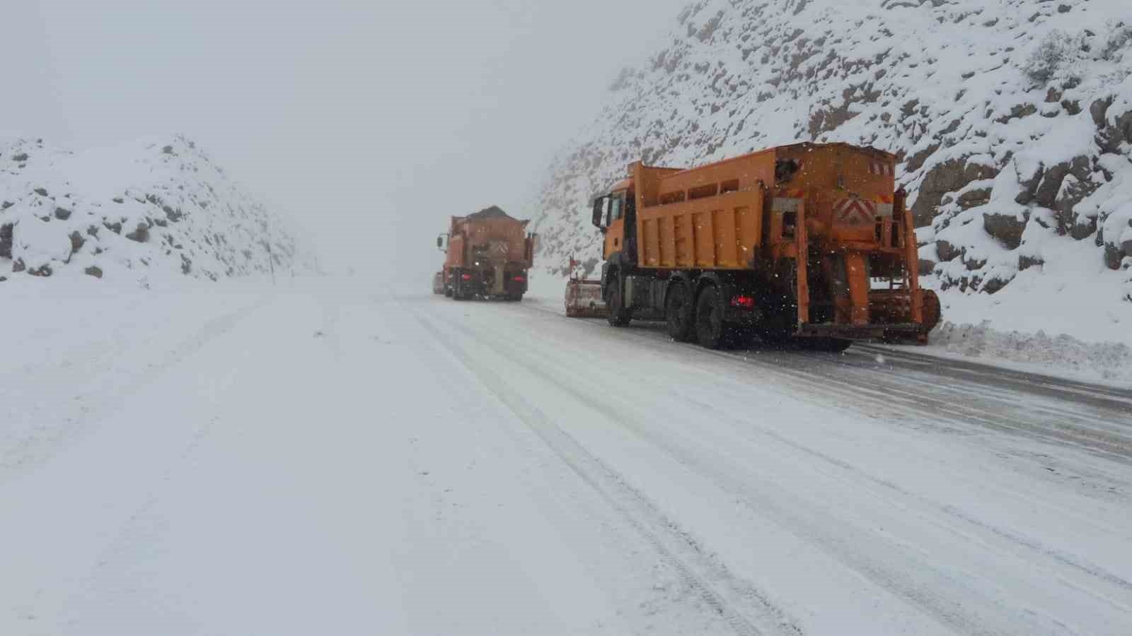Alacabel'de kar yağışı yeniden etkisini göstermeye başladı
