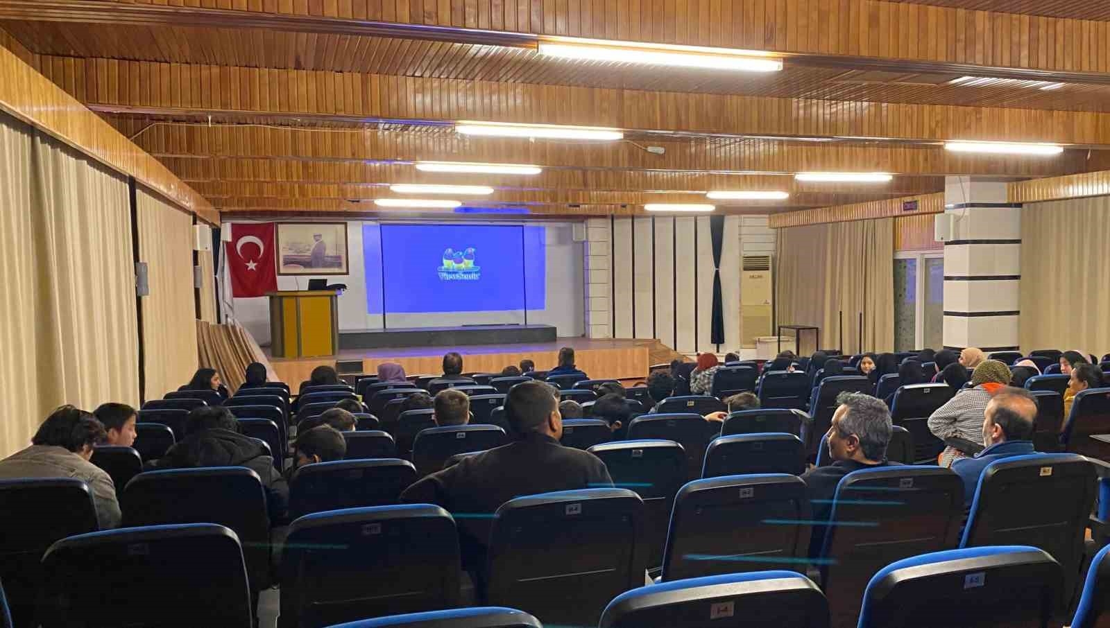 Bozyazı'da öğrencilere Mehmet Akif Ersoy'un hayatı anlatıldı