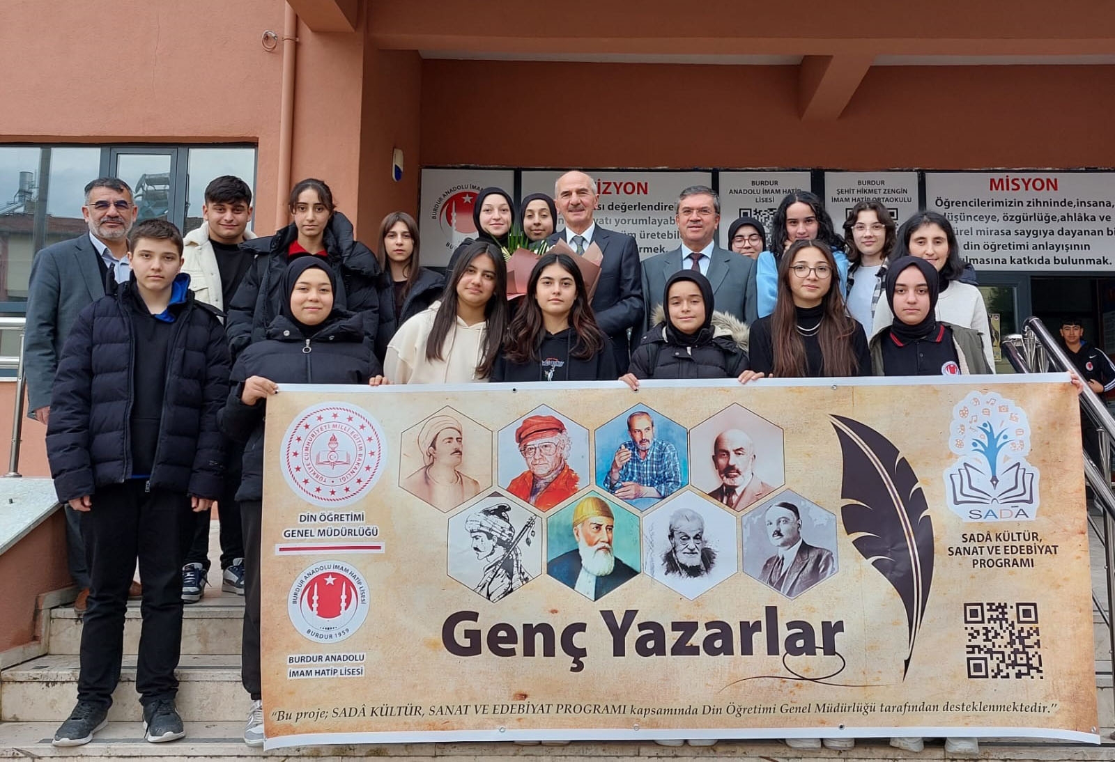 Emekli milli eğitim müdürü, öğrencilerle buluştu