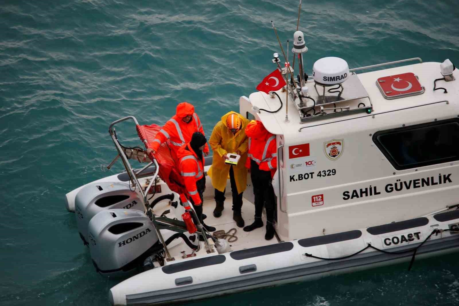 Falezden düşen otomobil için umutlar tükeniyor