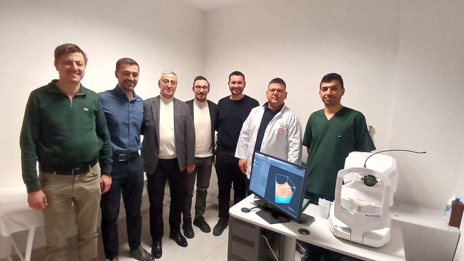 Hayırseverden hastaneye OCT cihazı