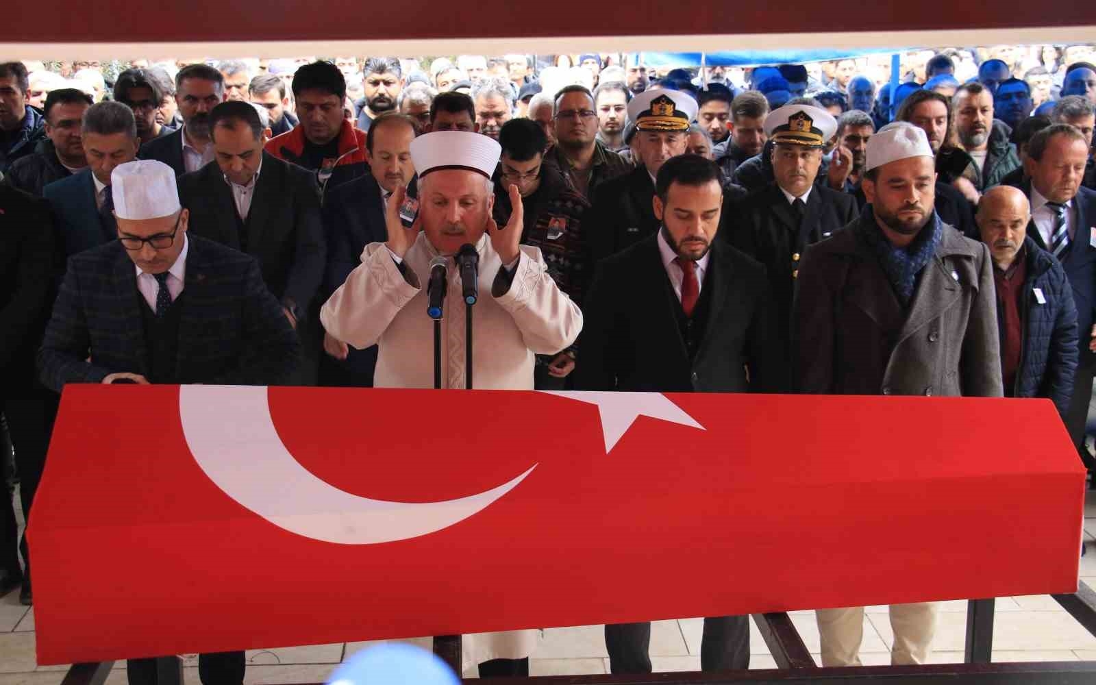 Helikopter kazasında hayatını kaybeden Pilot Bayram Çiçek son yolculuğuna uğurlandı