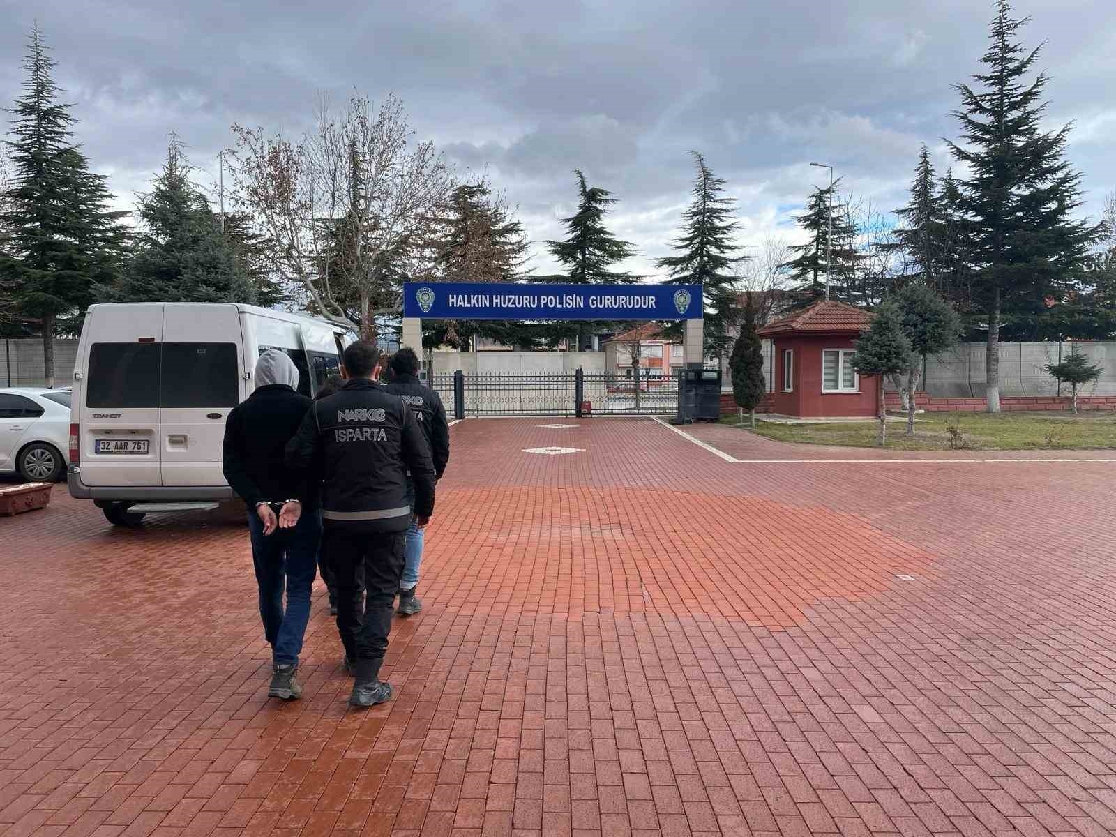 Isparta'da uyuşturucu operasyonunda 2 kişi tutuklandı