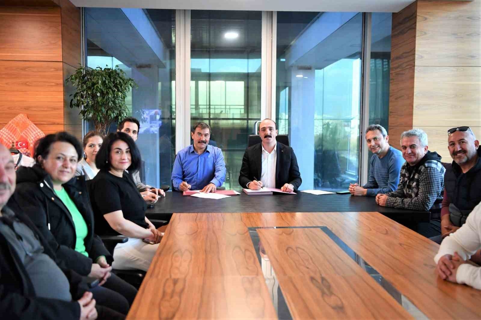 Konyaaltı Belediyesinden çalışanlarını haklarını iyileştiren protokol