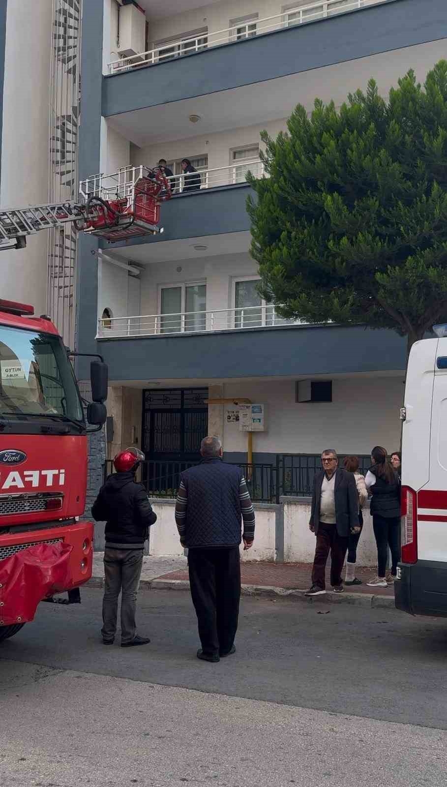 Mersin'de 2 gündür haber alınamayan yaşlı adam evinde yerde yatarken bulundu