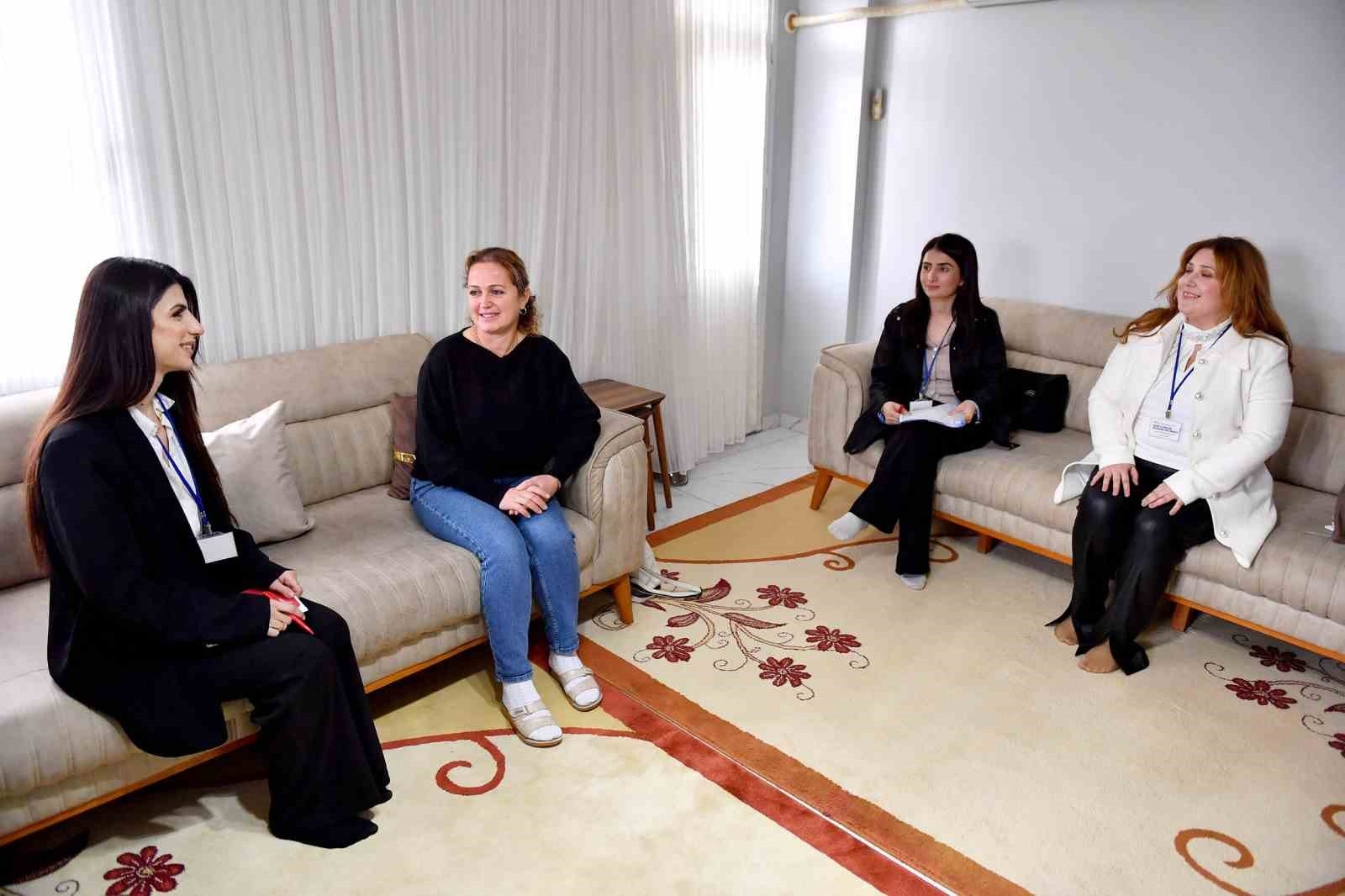 Mersin'deki Eğitim ve Öğretimi Destekleme Kurs Merkezi öğrencileri evlerinde de takip ediliyor