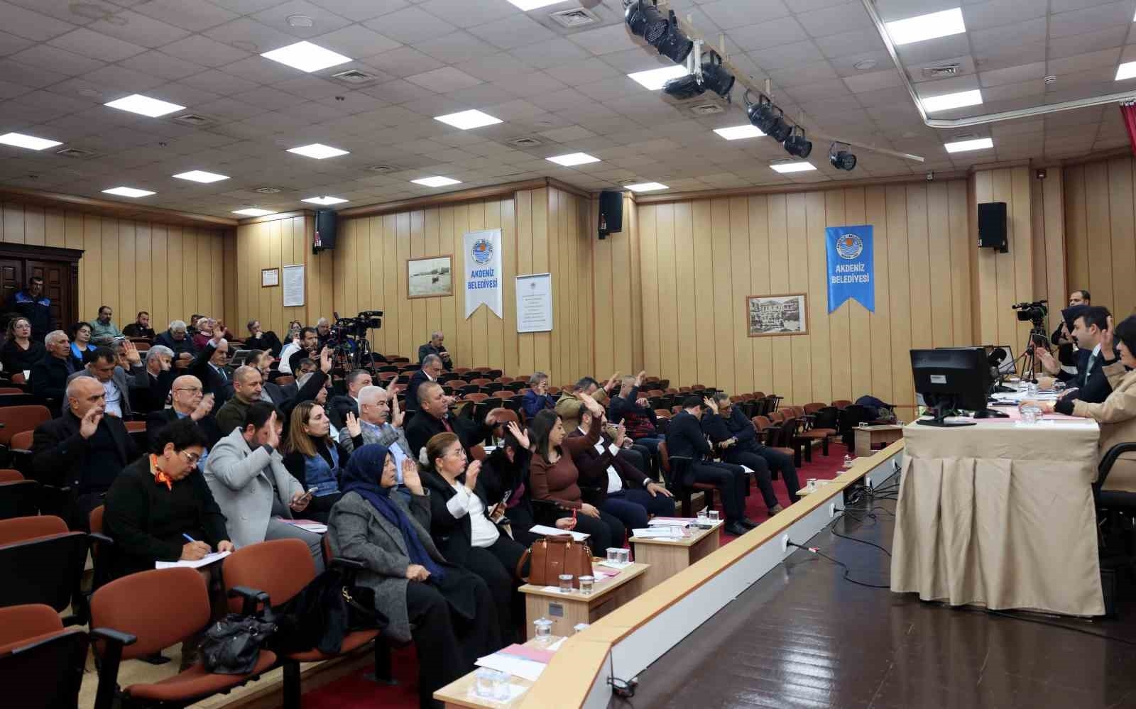 Akdeniz Belediye Meclisi yeni yılın ilk toplantısını gerçekleştirdi