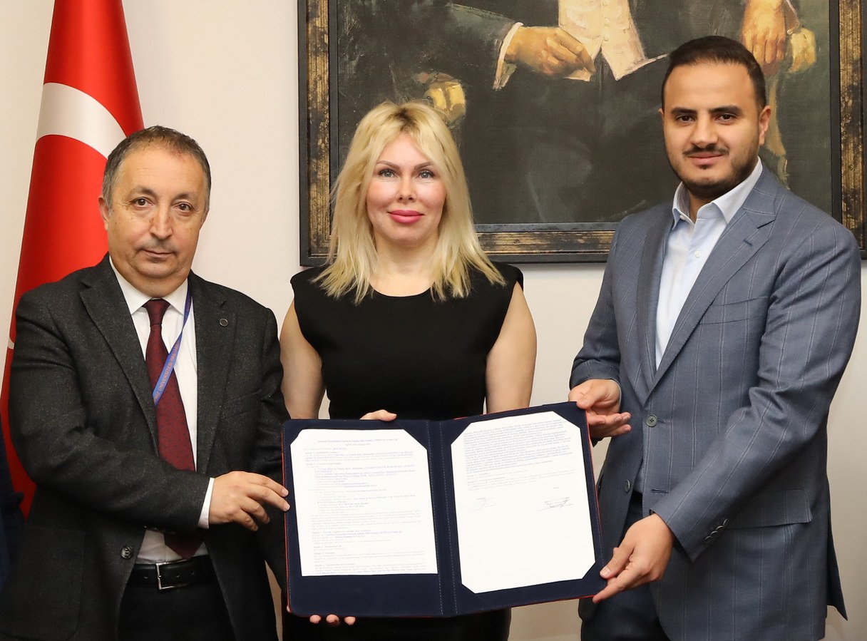 Akdeniz Üniversitesi Hastanesi yeni binası için imzalar atıldı