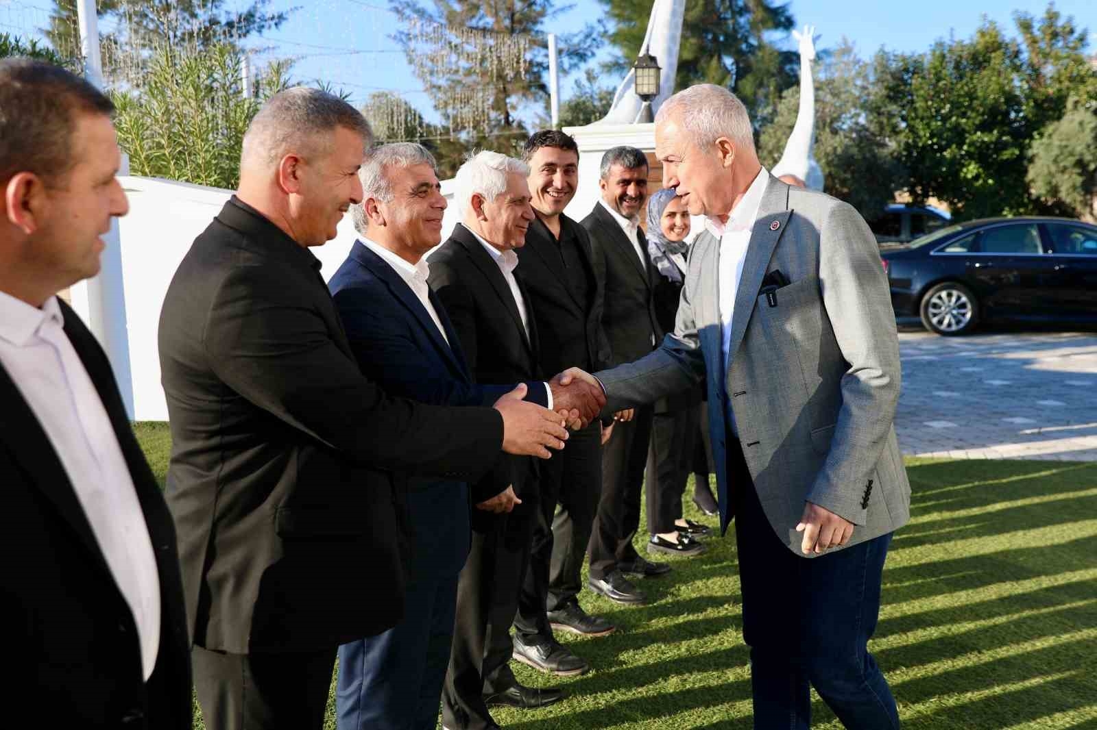 Alanya Belediye Başkanı Özçelik: "İş birliğiyle çalışıyoruz"