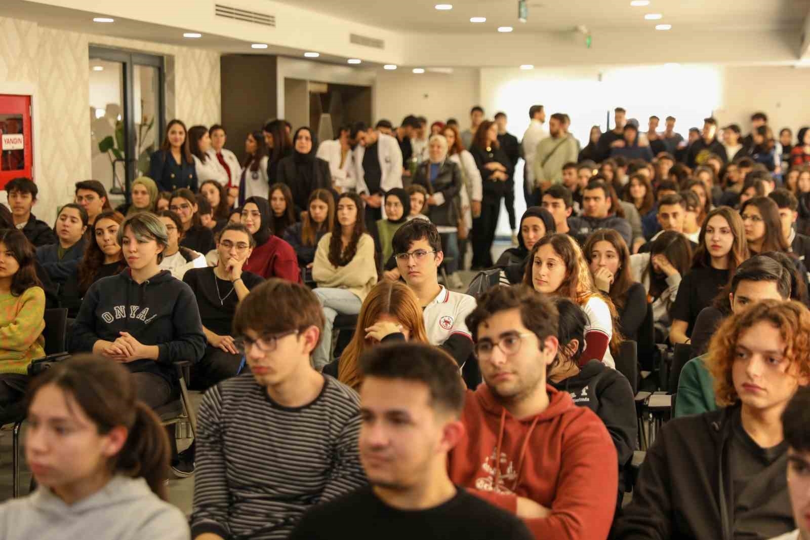 Alanya Belediyesi Eğitim ve Kariyer Günleri başladı