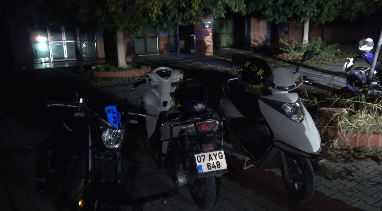 Alanya'da yarış yapmak için toplanan motosiklet sürücülerine polis baskını